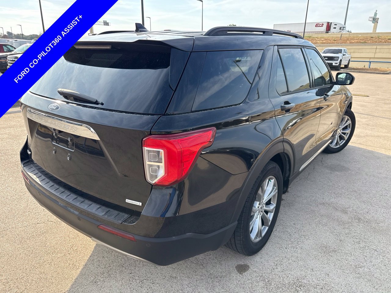 Used 2020 Ford Explorer XLT w/ Equipment Group 202A RWD image 12