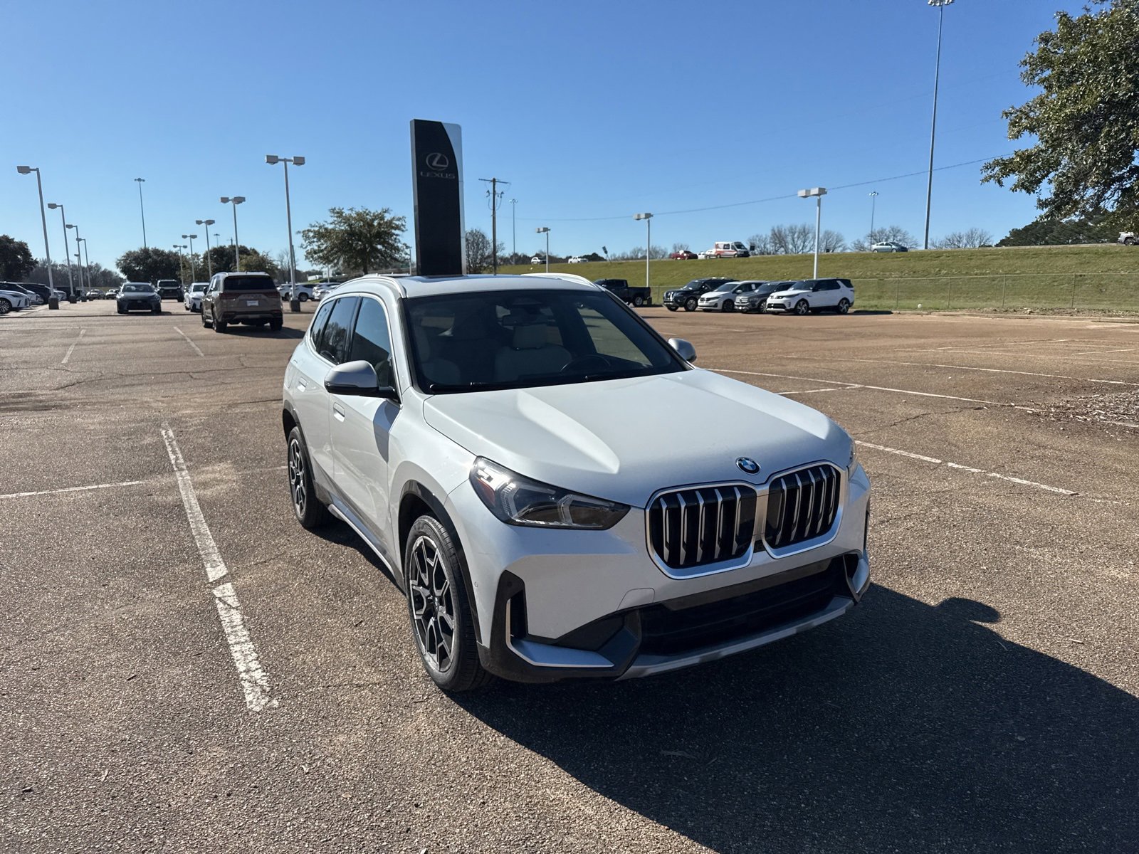 Certified 2023 BMW X1 xDrive28i w/ Premium Package image 3