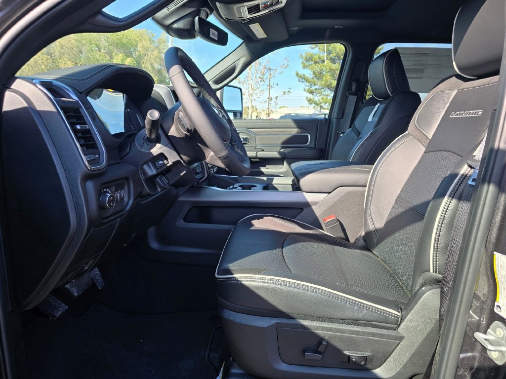 New 2026 RAM 3500 Laramie AWD/4WD image 10