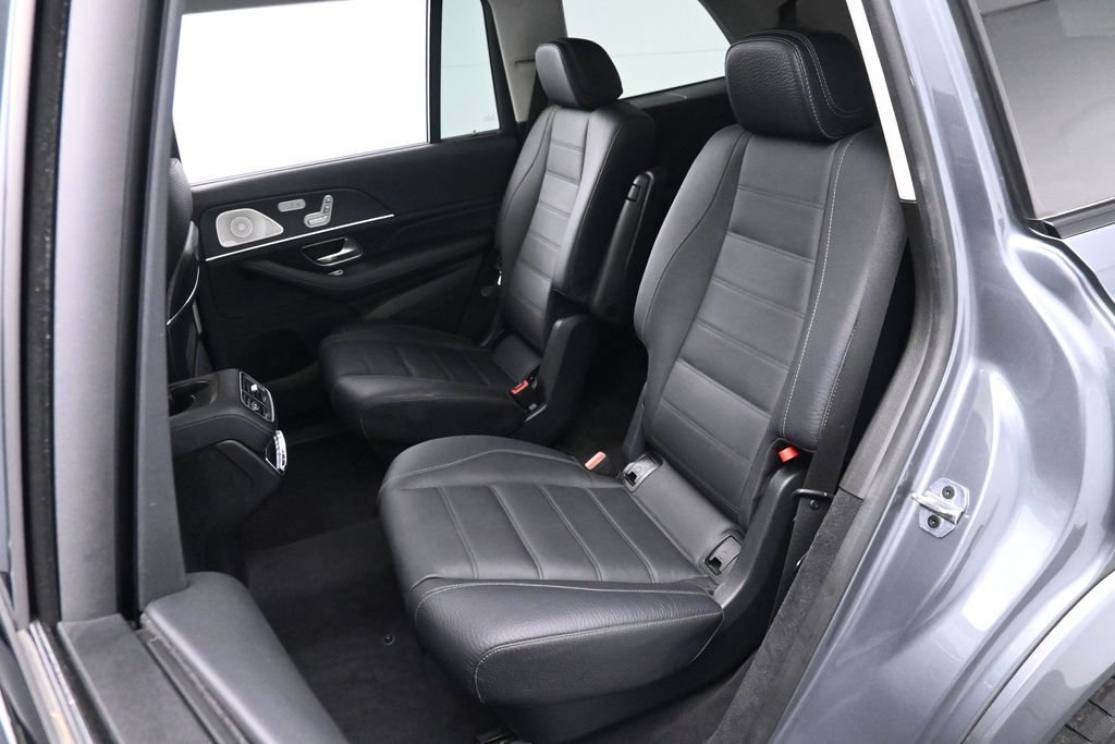 Used 2023 Mercedes-Benz GLS 580 4MATIC image 16
