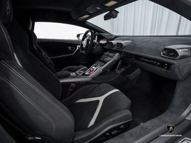 Used 2018 Lamborghini Huracan Performante AWD/4WD image 29