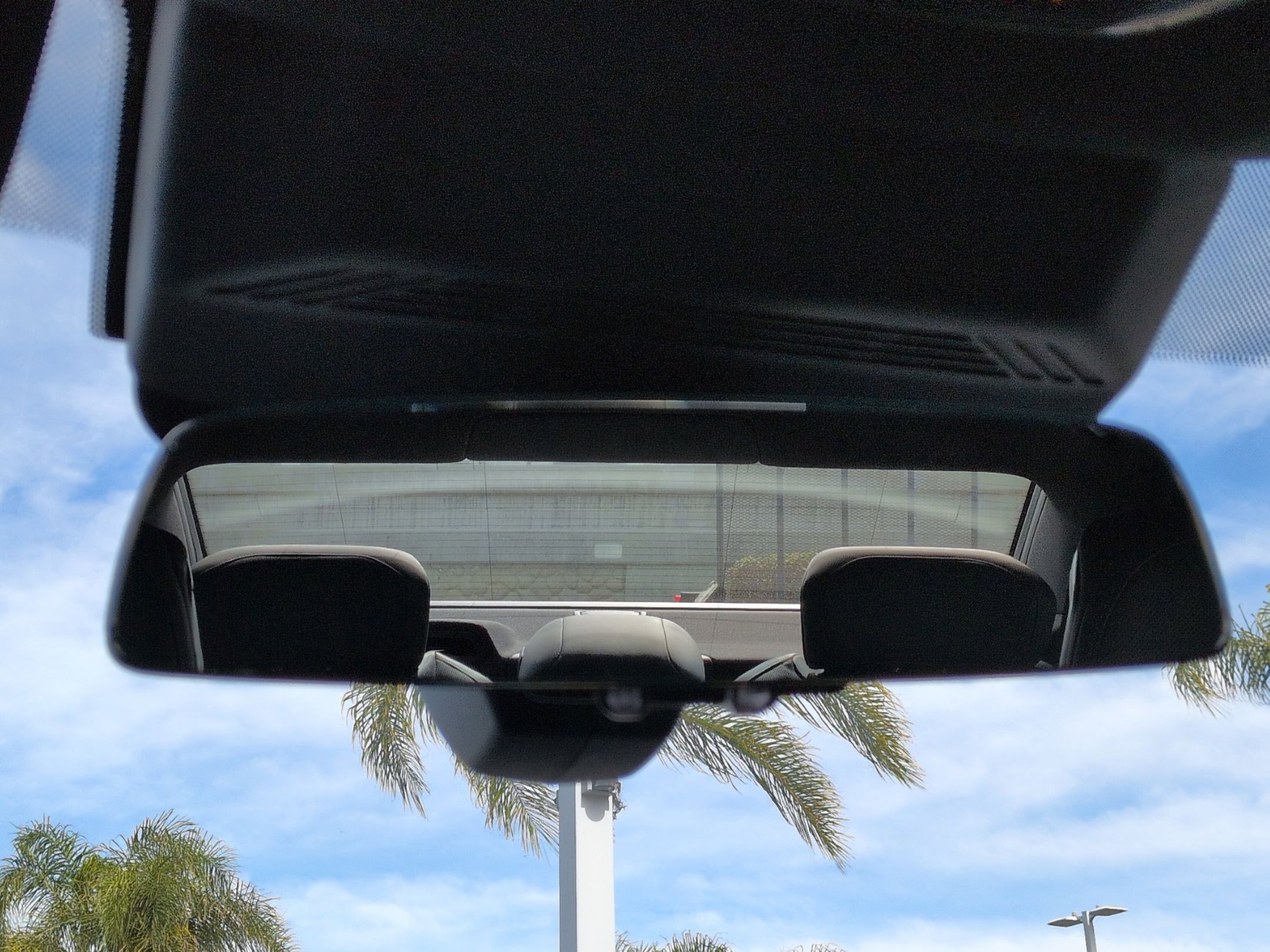 Used 2025 BMW i7 xDrive60 w/ Executive Package image 27