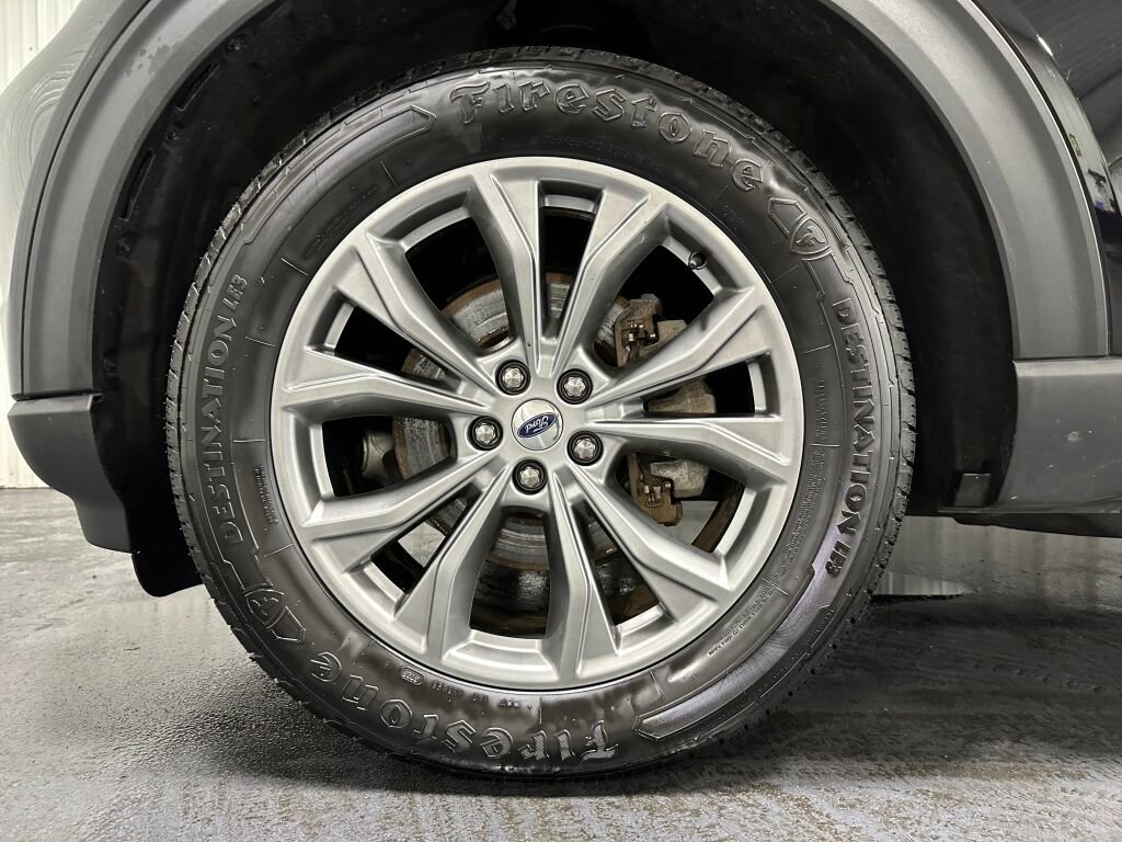 Used 2022 Ford Explorer XLT w/ Equipment Group 202A AWD/4WD image 5