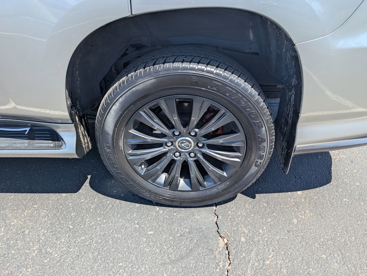 Used 2023 Lexus GX 460 Luxury w/ Sport Design Package image 9