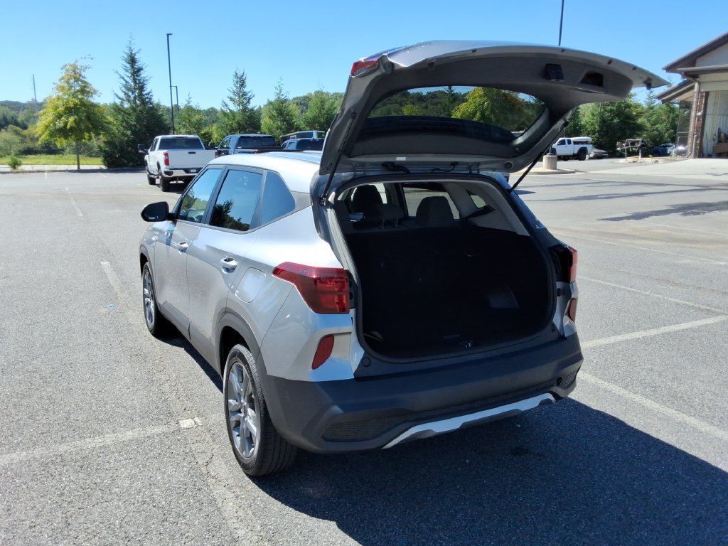 Used 2022 Kia Seltos LX AWD/4WD image 15