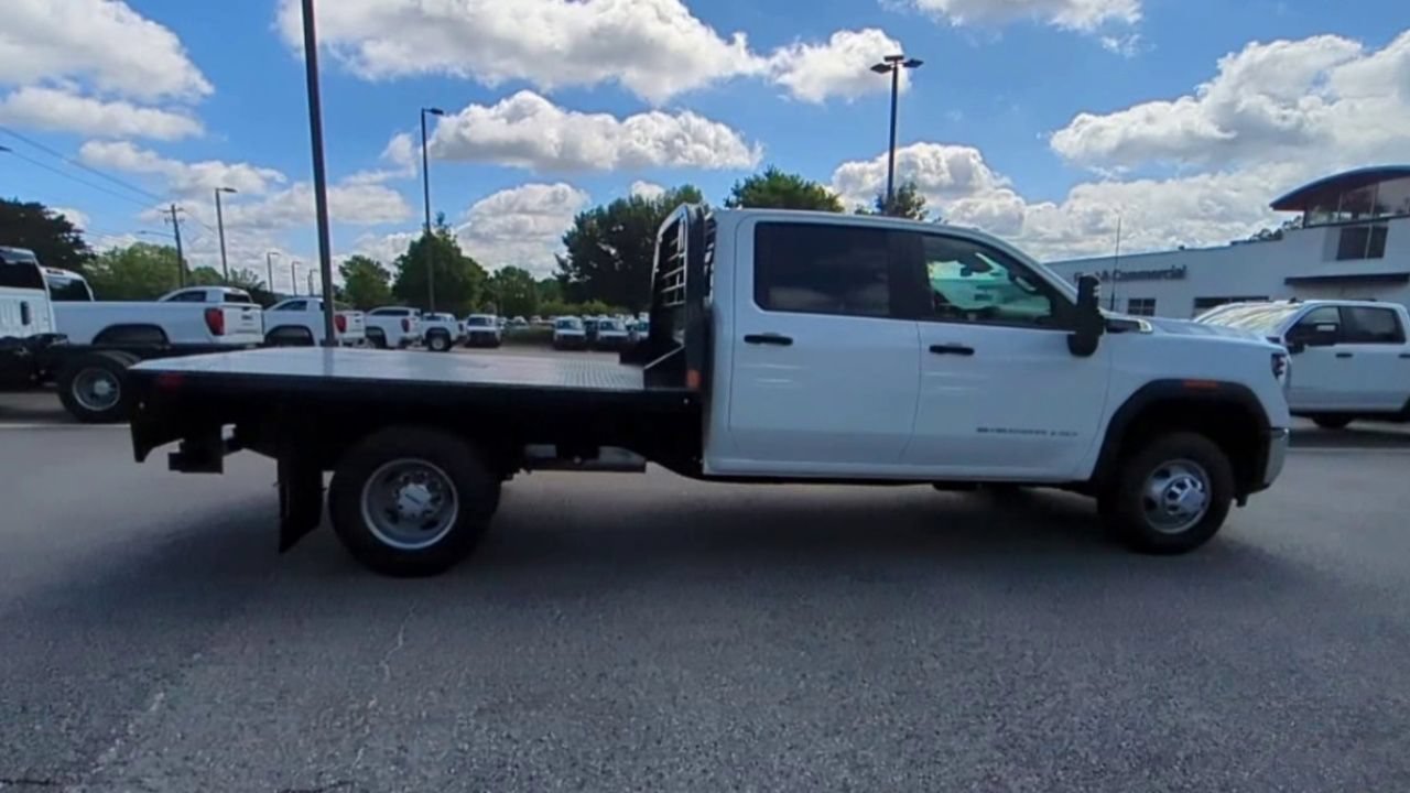 New 2025 GMC Sierra 3500 Pro w/ Convenience Package AWD/4WD image 9