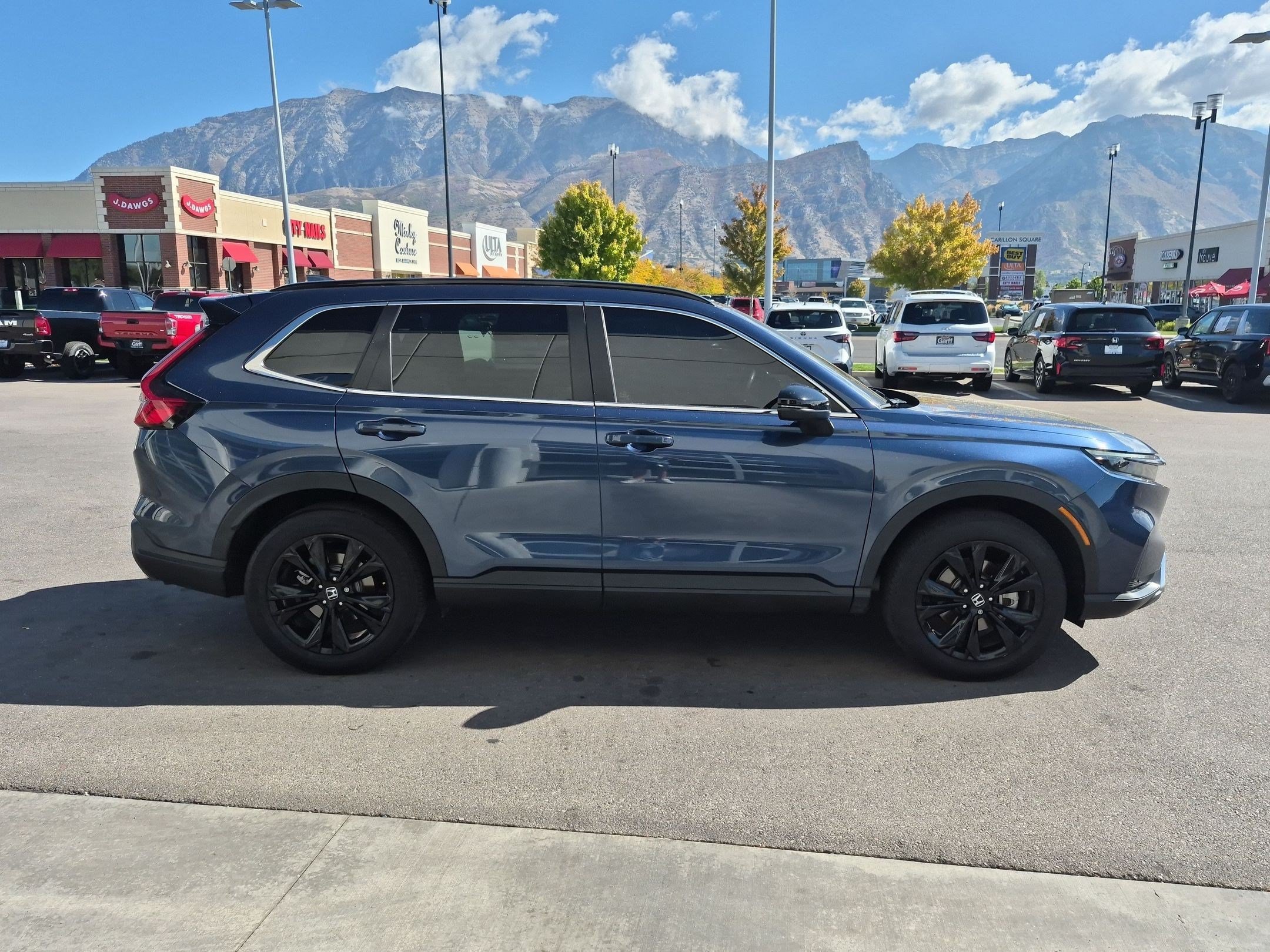 Used 2025 Honda CR-V Sport Touring image 2