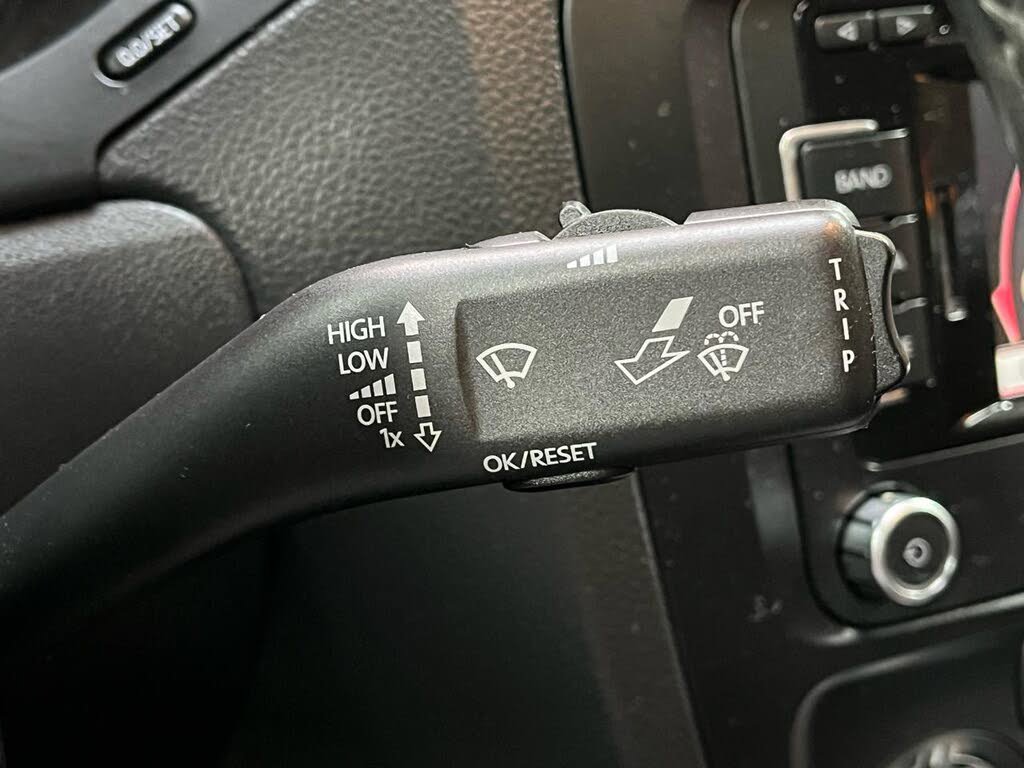 Used 2011 Volkswagen Jetta SEL FWD image 13