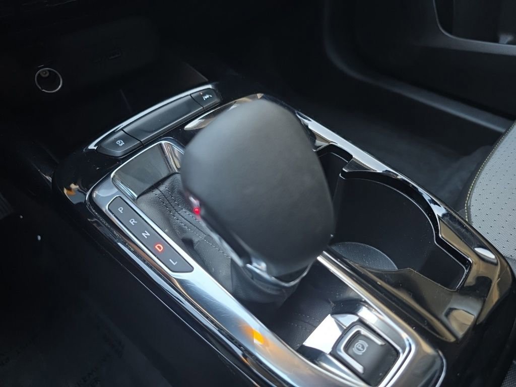 Used 2025 Chevrolet Trax LT FWD image 25