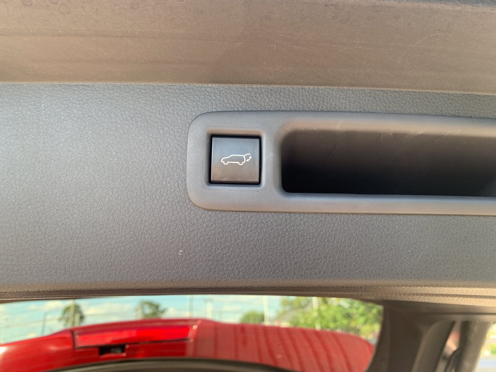 Used 2023 Toyota Highlander XSE FWD image 8