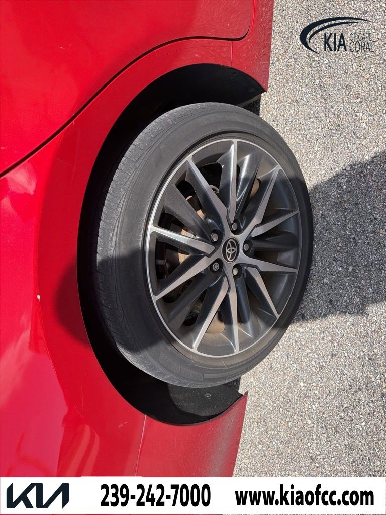 Used 2023 Toyota Camry XLE w/ Navigation Package image 11