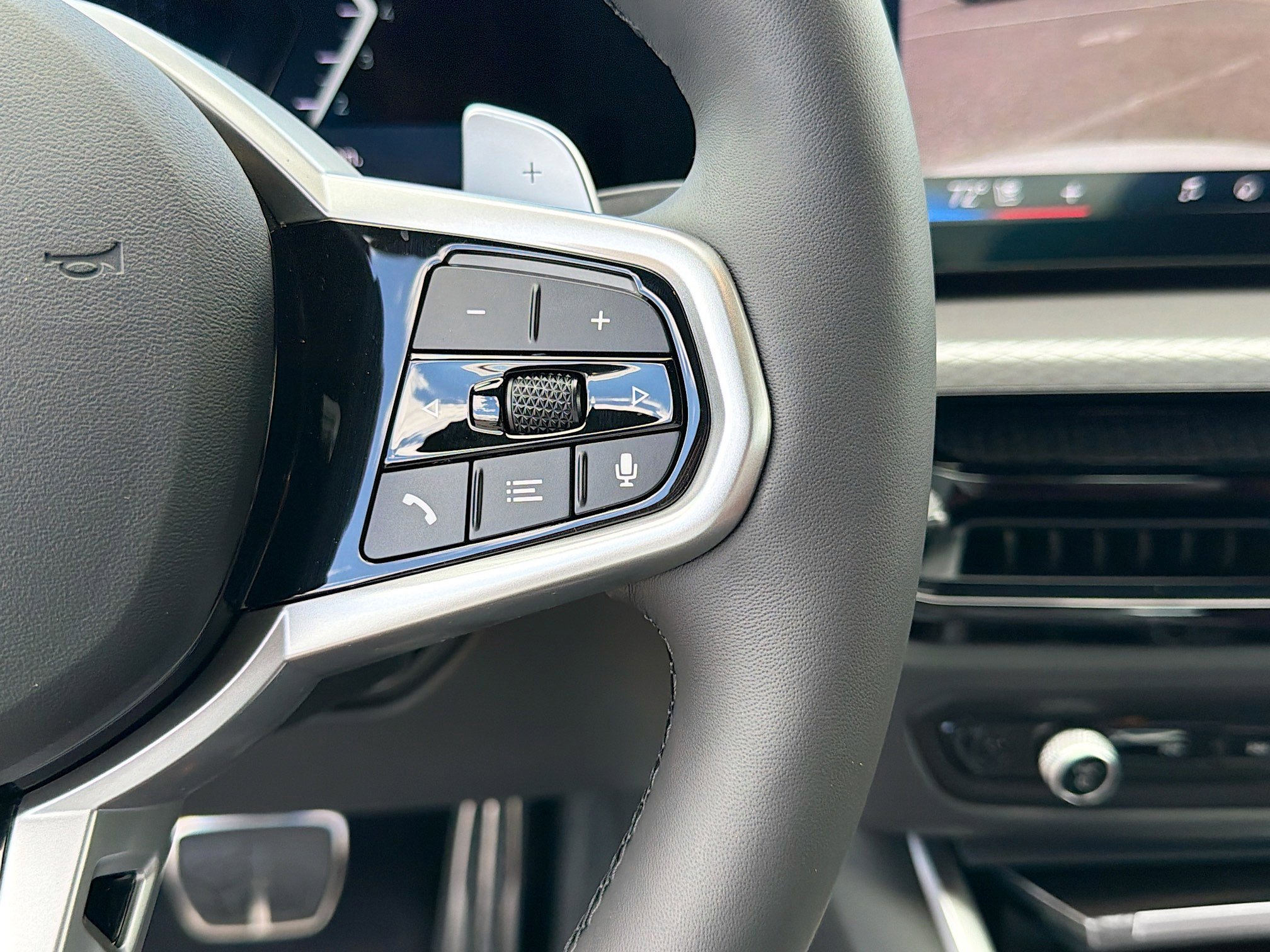 New 2026 BMW 330i Sedan w/ M Sport Package image 39