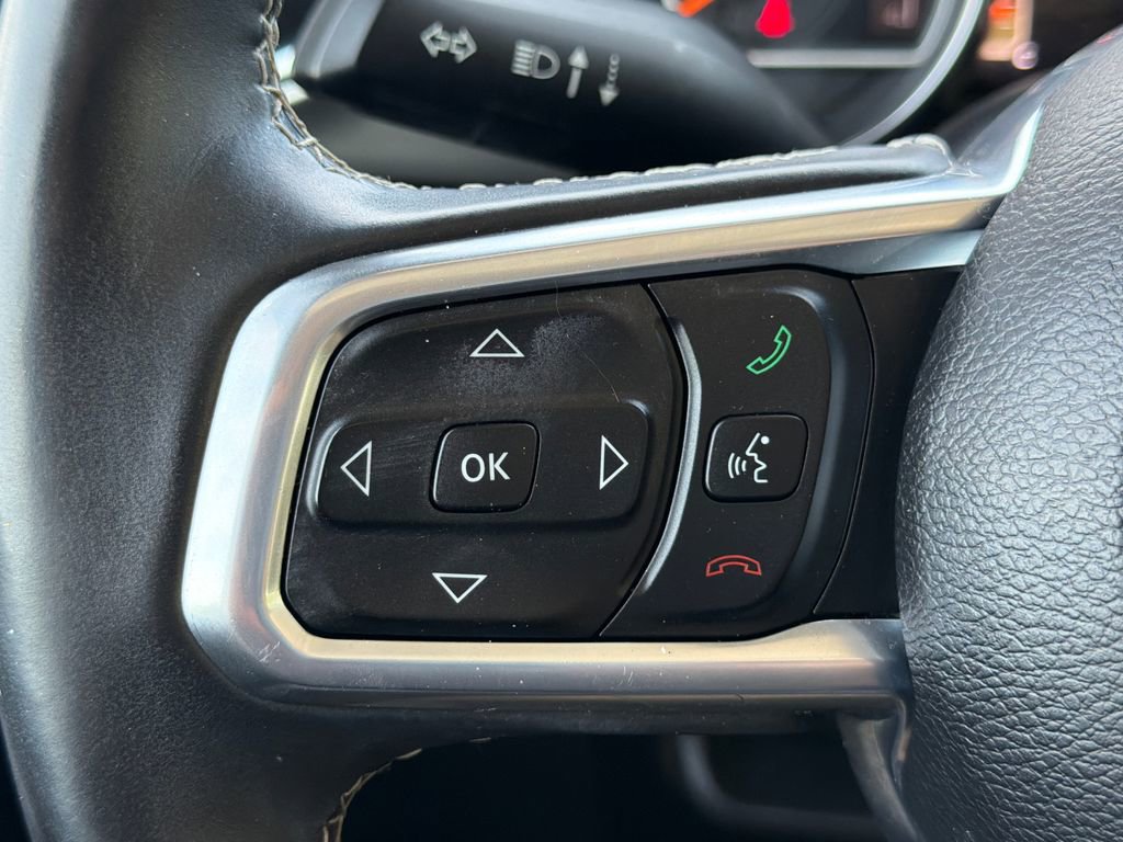 Used 2018 Jeep Wrangler Unlimited Sahara AWD/4WD image 37