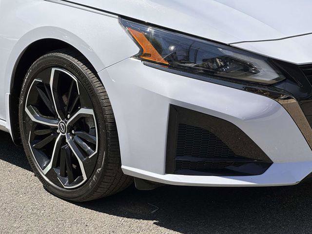 Used 2023 Nissan Altima 2.5 SR w/ SR Premium Package FWD image 10