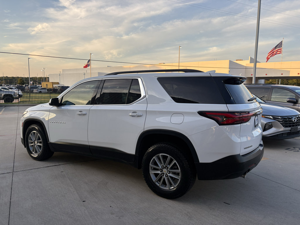Used 2023 Chevrolet Traverse LT FWD image 6