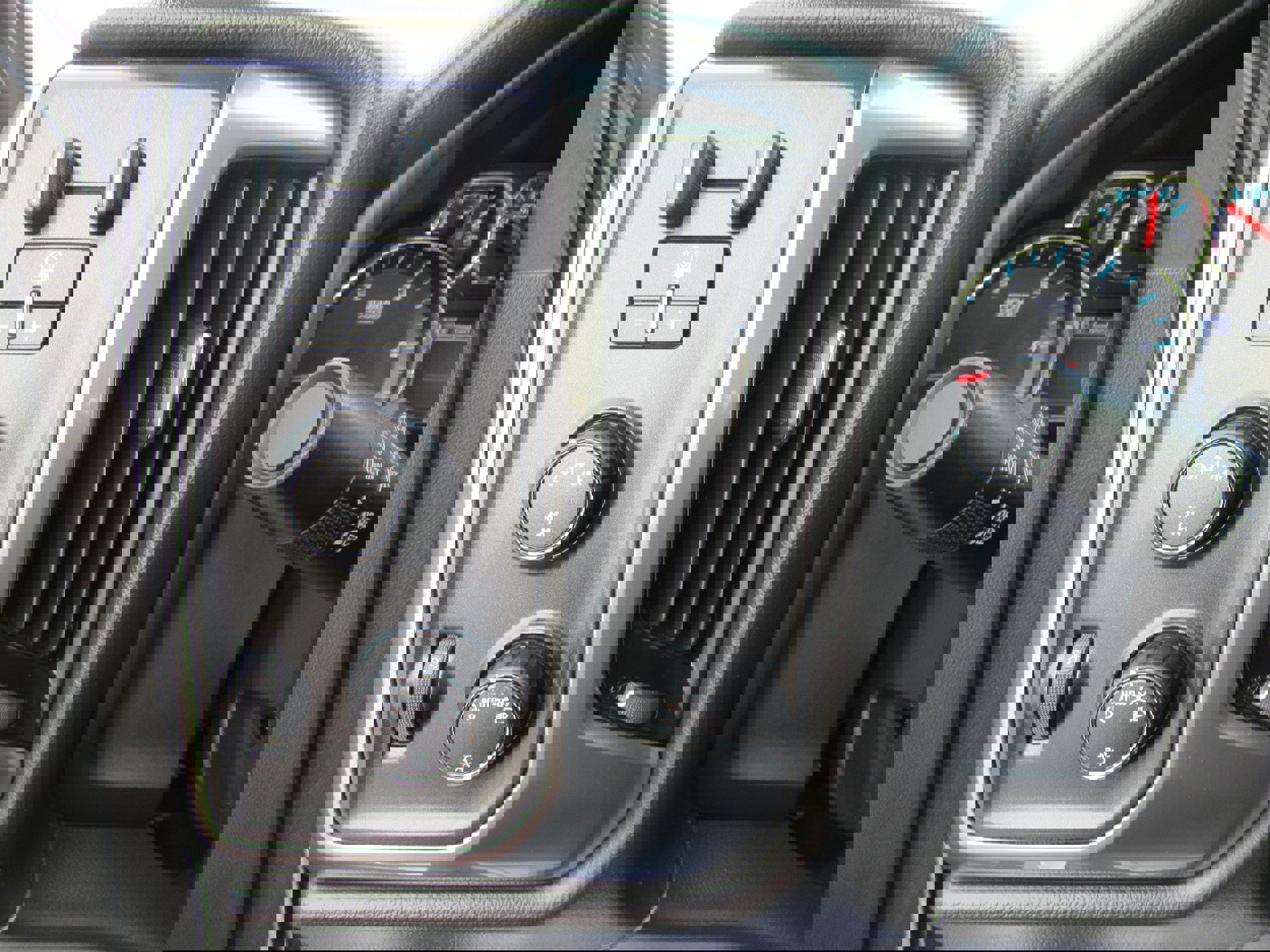 Used 2018 Chevrolet Silverado 2500 LT image 16