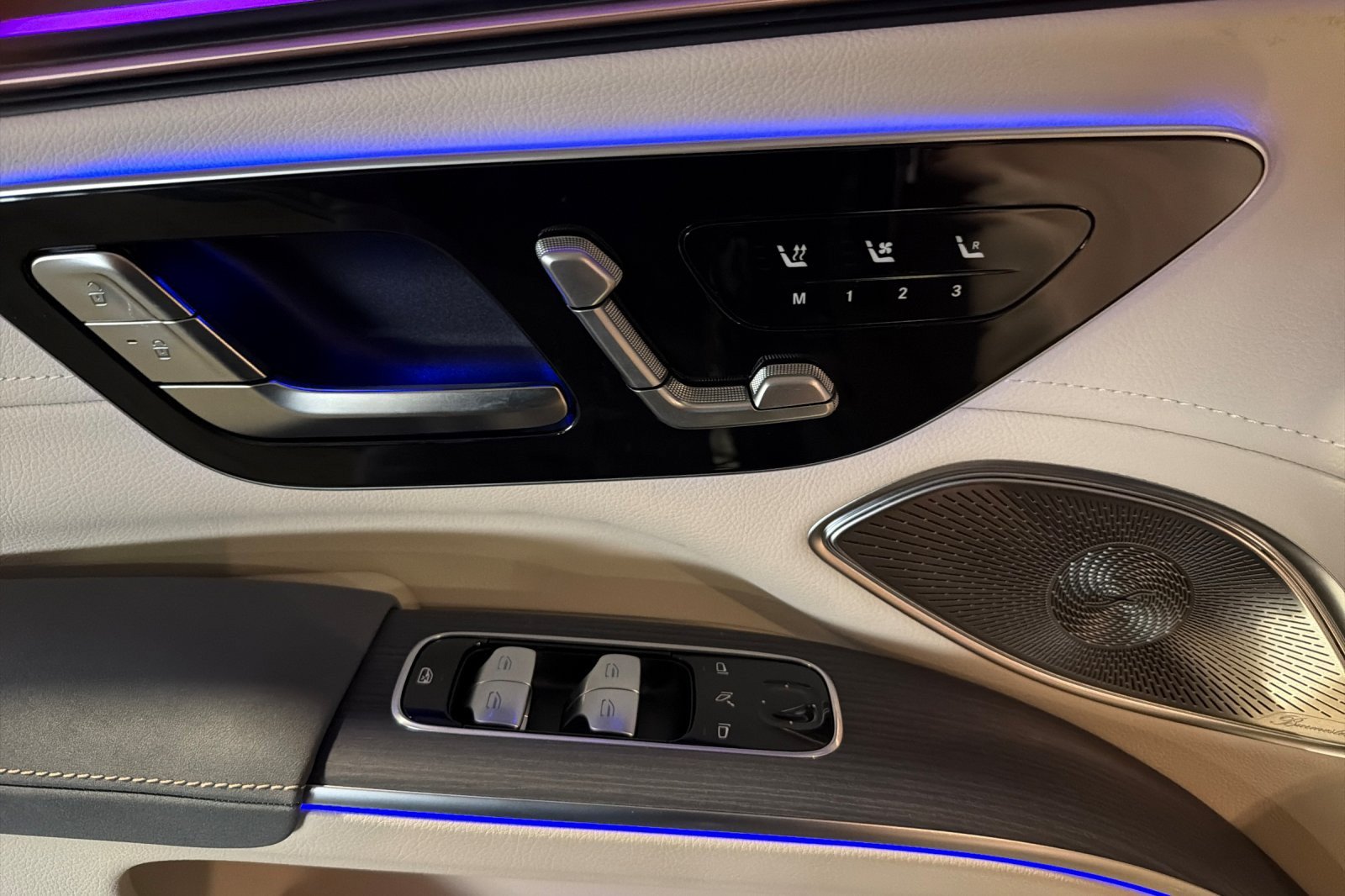 New 2026 Mercedes-Benz EQS 400 4MATIC SUV image 10