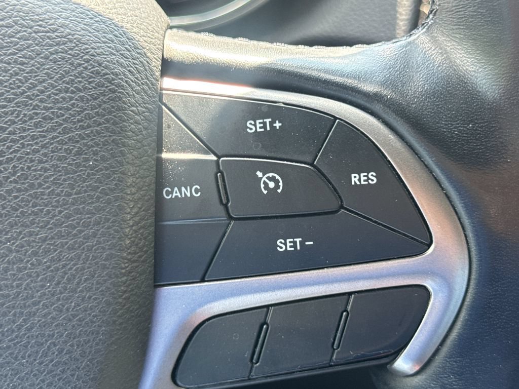 Used 2020 Jeep Grand Cherokee Limited w/ Premium Lighting Group RWD image 28