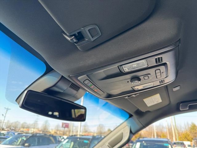 Used 2024 Chevrolet Suburban LT image 22