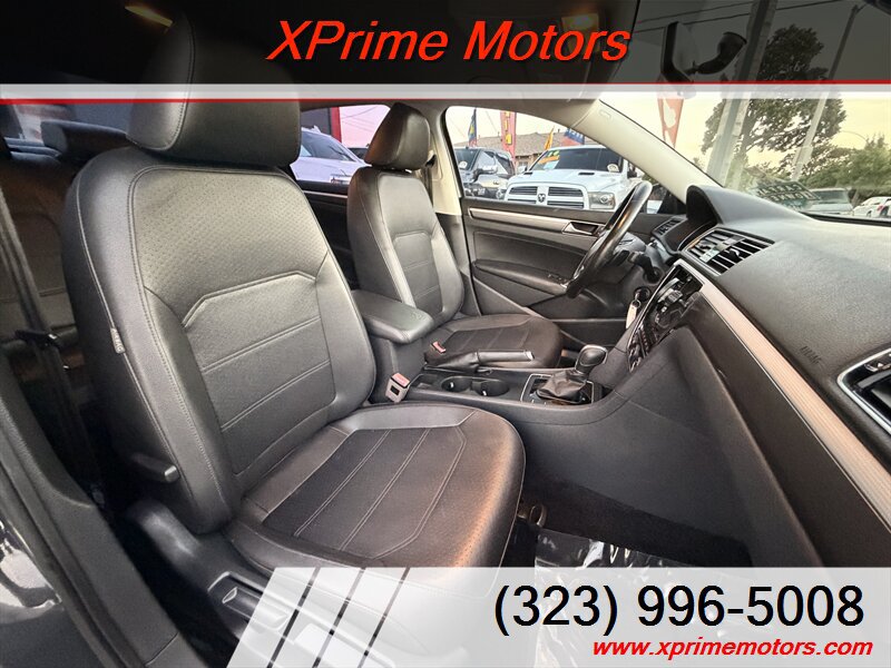 Used 2018 Volkswagen Passat 2.0T R-Line FWD image 27