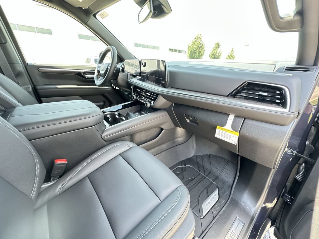 New 2026 Chevrolet Suburban LT w/ Comfort Package AWD/4WD image 28