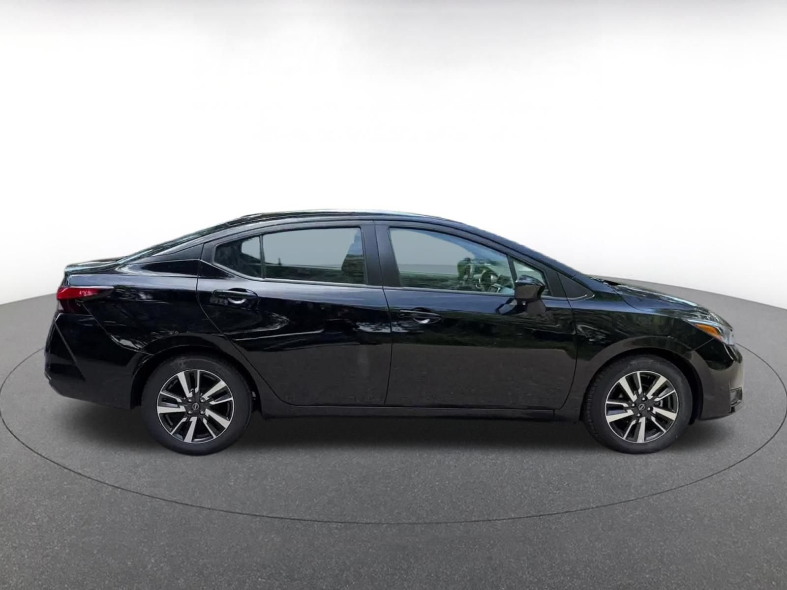 Used 2025 Nissan Versa SV FWD image 15