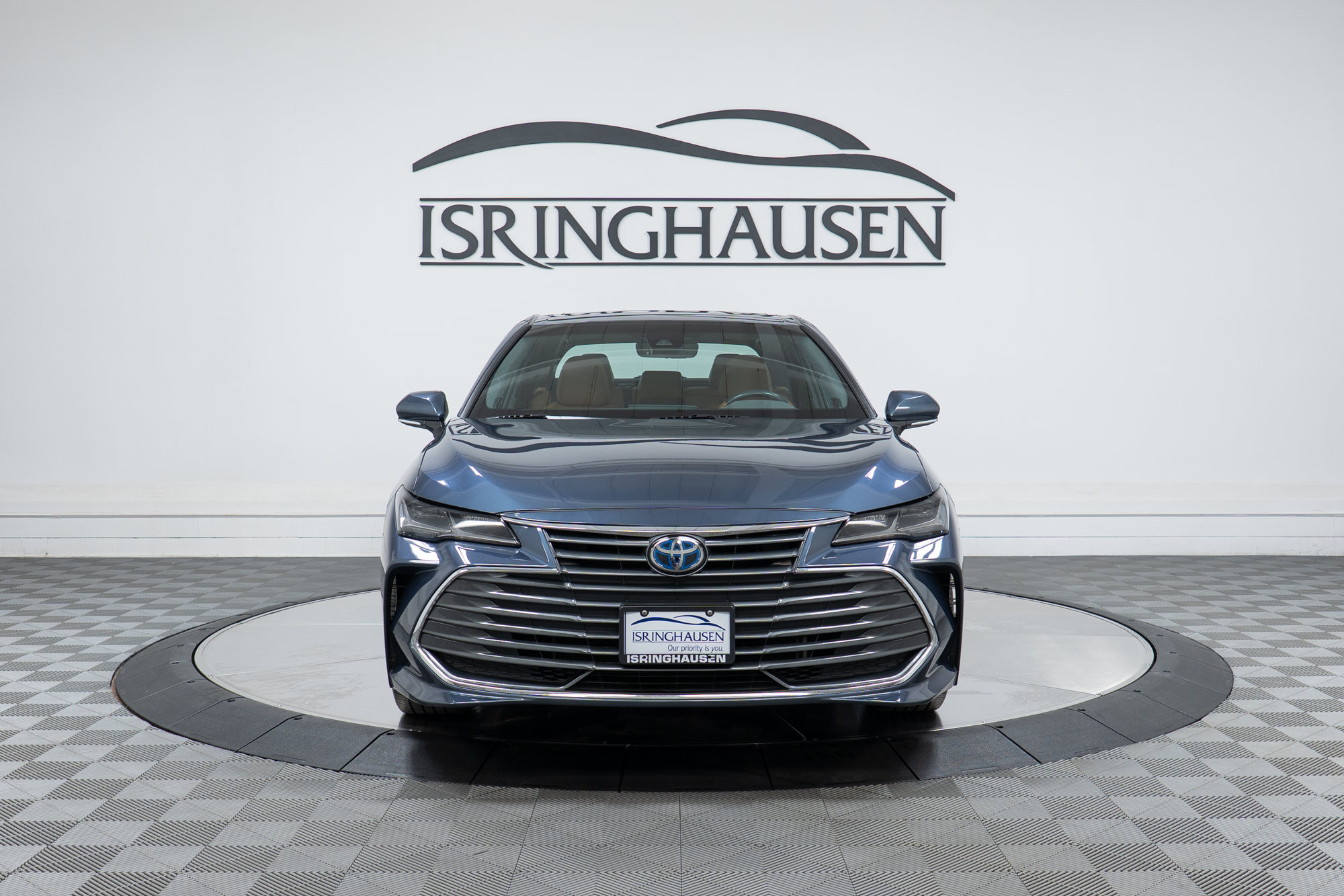 Used 2021 Toyota Avalon Limited w/ Protection Package (TMS) FWD image 2