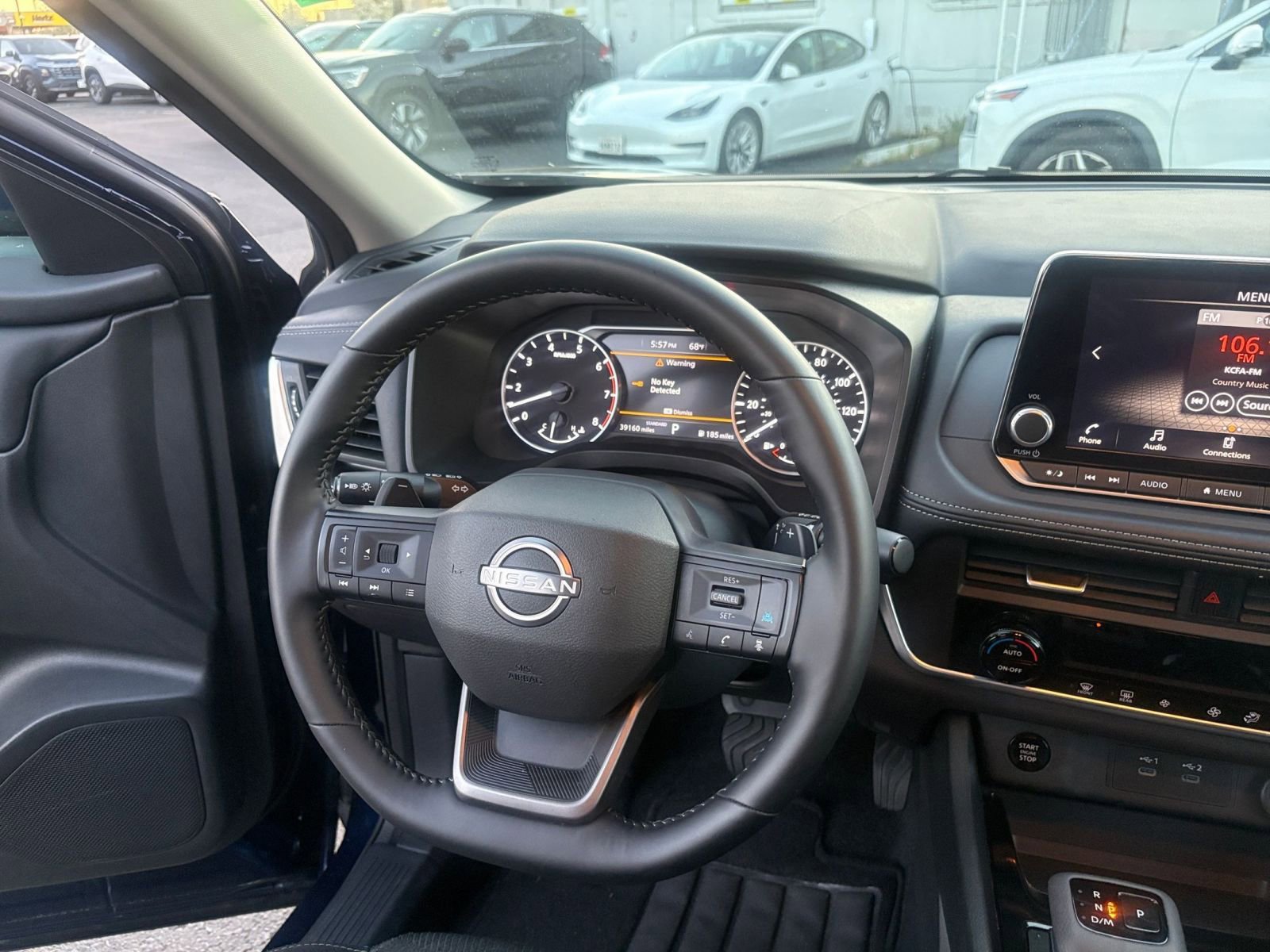 Used 2025 Nissan Rogue SV image 36
