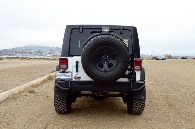 Used 2017 Jeep Wrangler Unlimited Rubicon w/ Connectivity Group AWD/4WD image 32