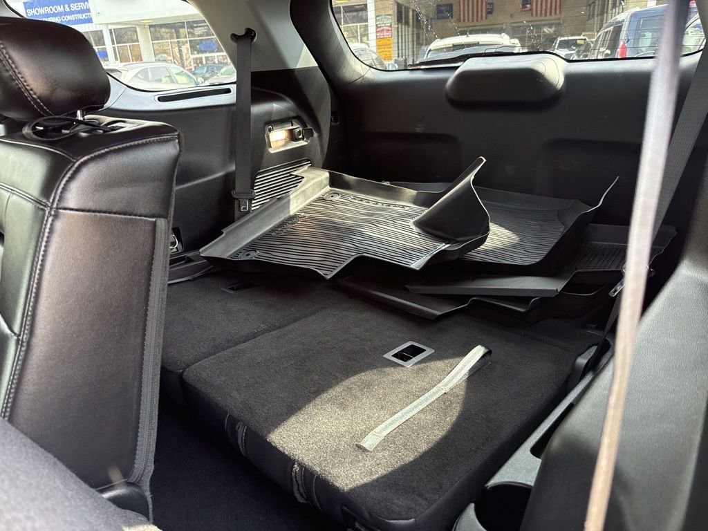 Used 2022 Ford Explorer XLT w/ Equipment Group 202A image 24