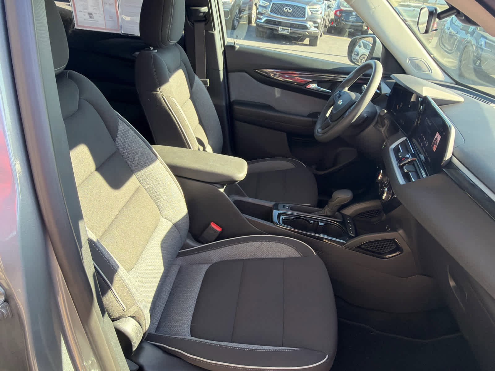 Used 2025 Chevrolet TrailBlazer LT image 11