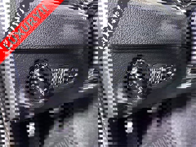 Used 2018 Chrysler 300 Limited image 18