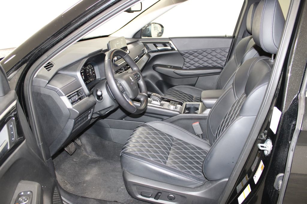Used 2024 Mitsubishi Outlander SEL image 17