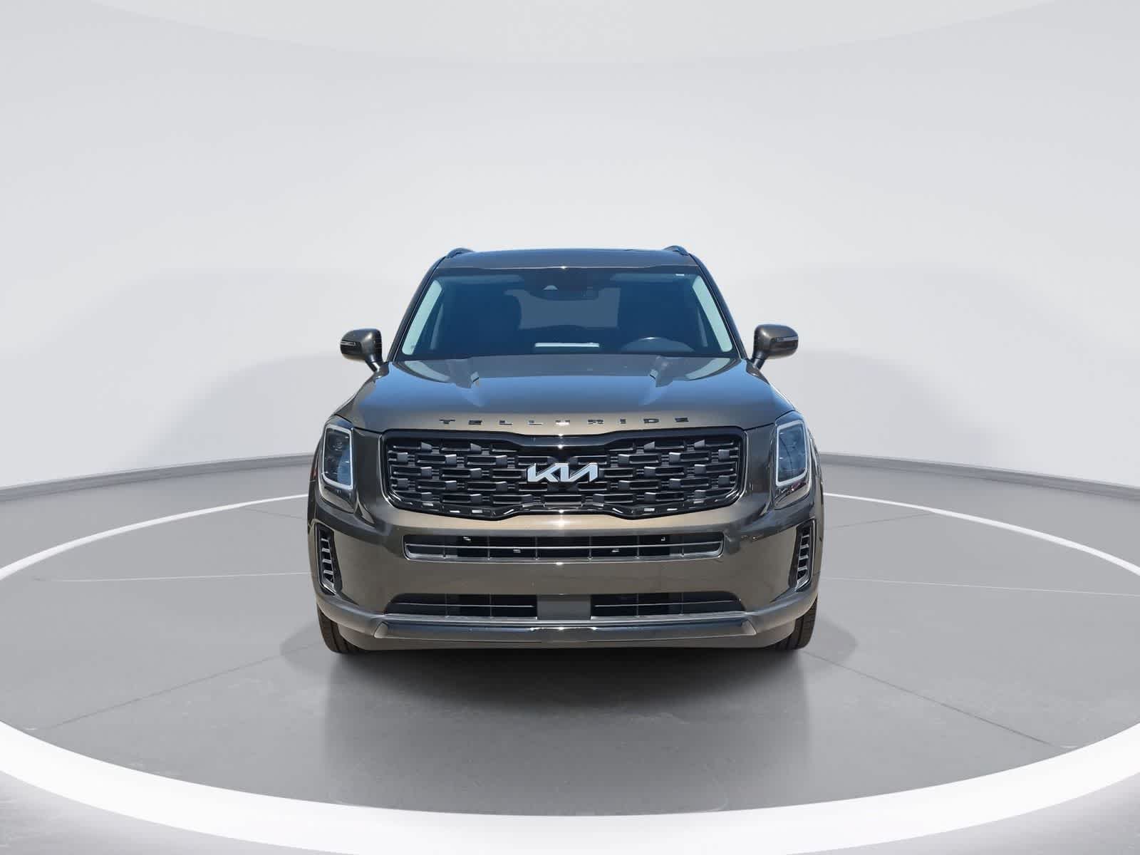 Used 2022 Kia Telluride EX w/ EX Premium Package AWD/4WD image 3