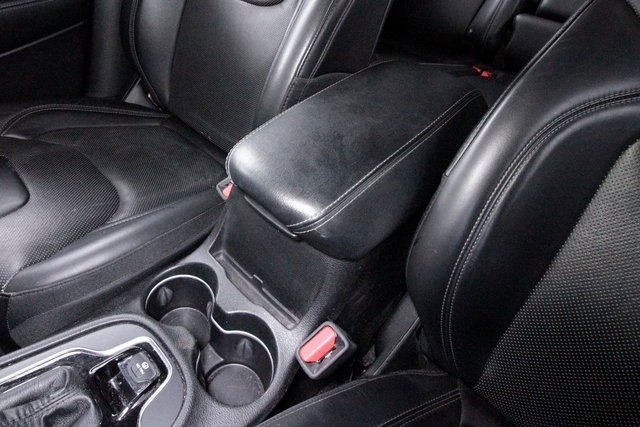 Used 2019 Jeep Cherokee Limited w/ Trailer Tow Group image 10