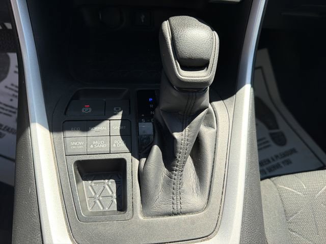 Used 2021 Toyota RAV4 XLE AWD/4WD image 23