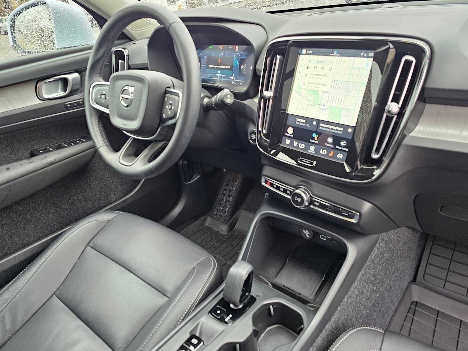 Certified 2025 Volvo XC40 B5 Core w/ Protection Package Premier image 12