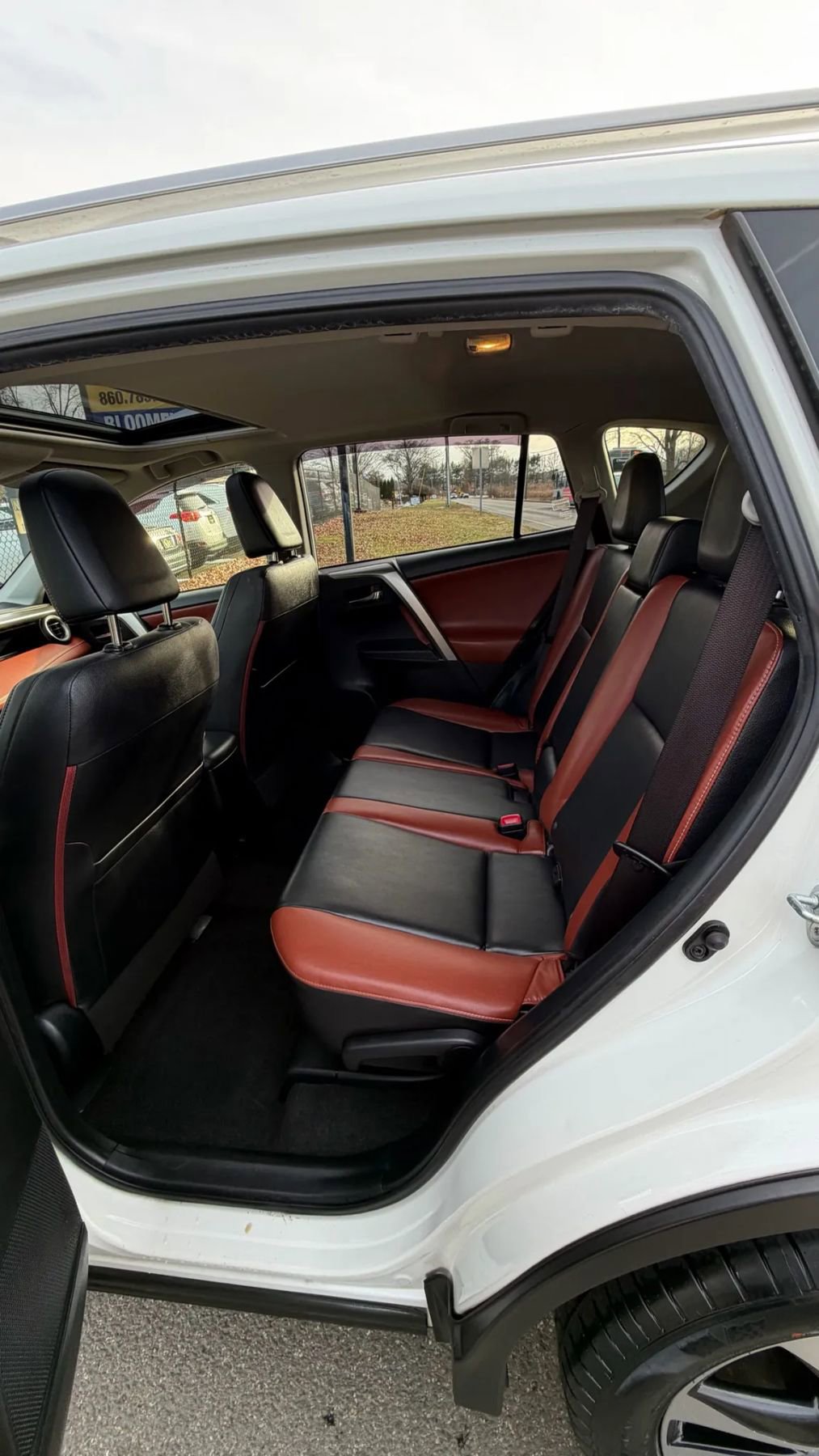 Used 2015 Toyota RAV4 Limited image 20