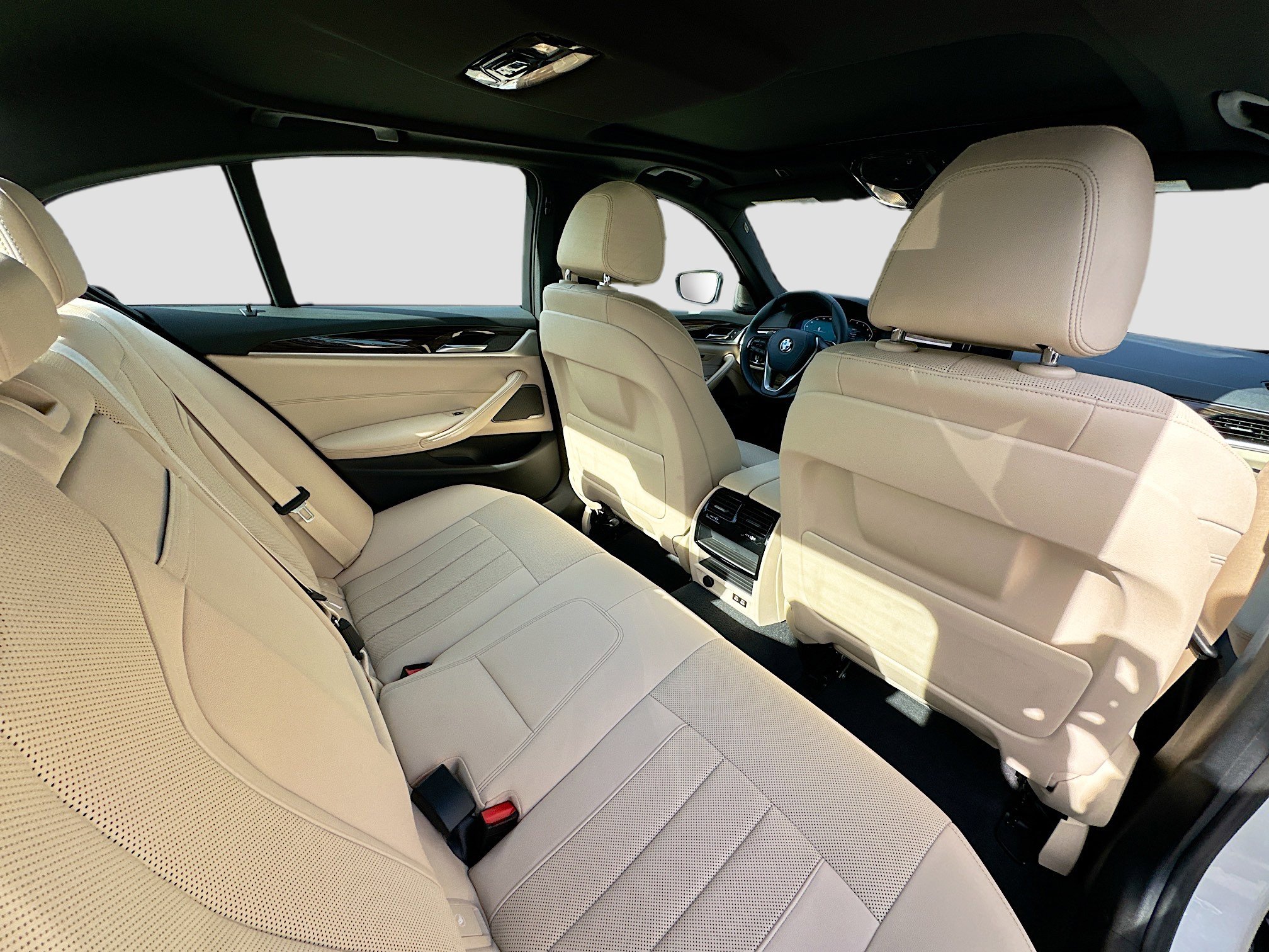 Certified 2023 BMW 530i w/ Premium Package image 31