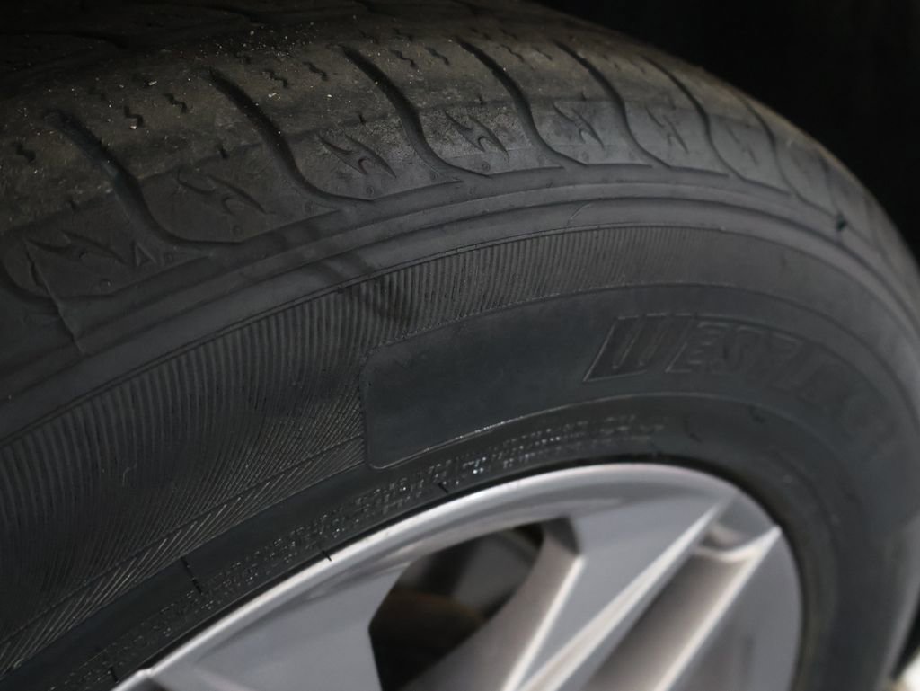 Used 2021 Toyota Sienna LE image 32