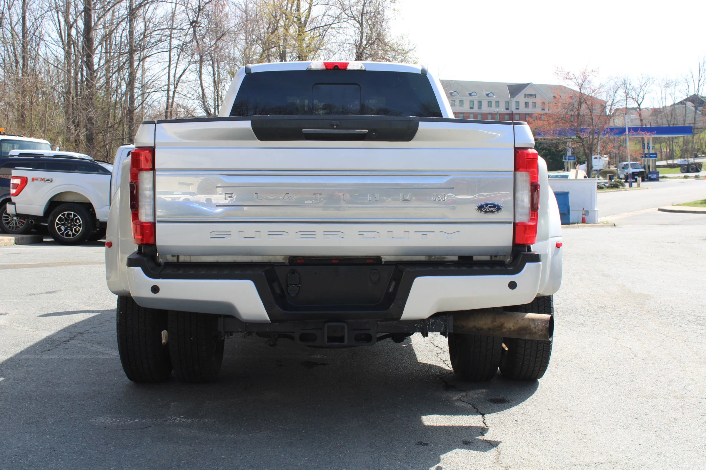 Used 2018 Ford F350 Platinum w/ Platinum Ultimate Package image 5