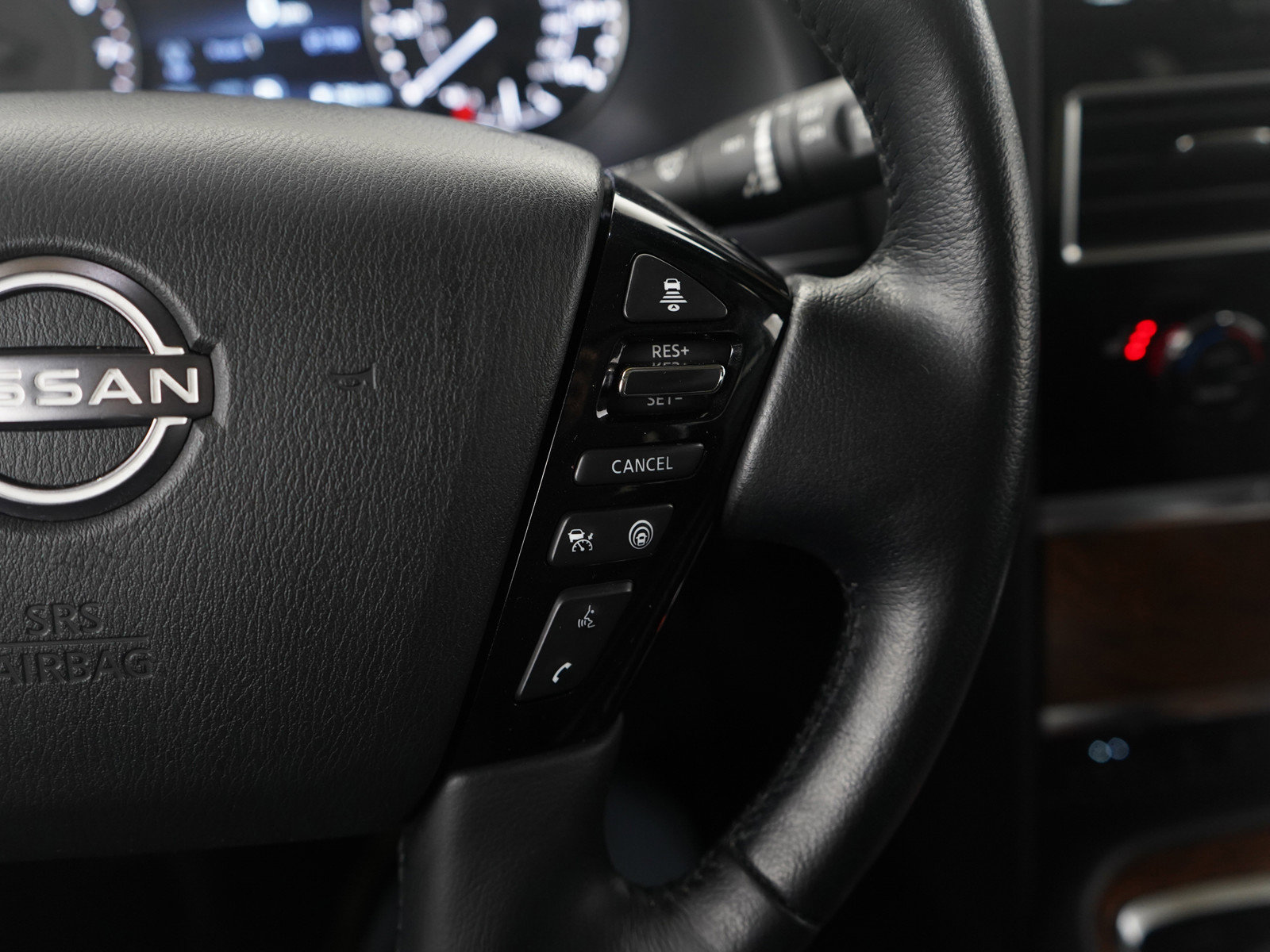 Used 2024 Nissan Armada SL image 30