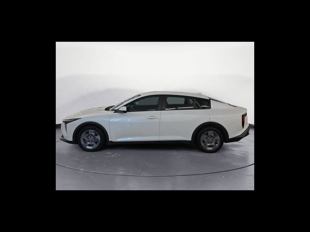 Used 2025 Kia K4 FWD image 3