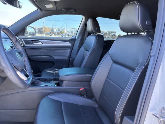 Used 2023 Volkswagen Atlas Cross Sport SE w/ Black Wheel Package image 17