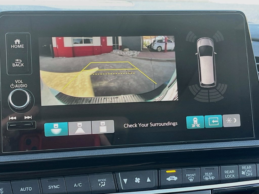 Used 2025 Honda Odyssey Touring image 14