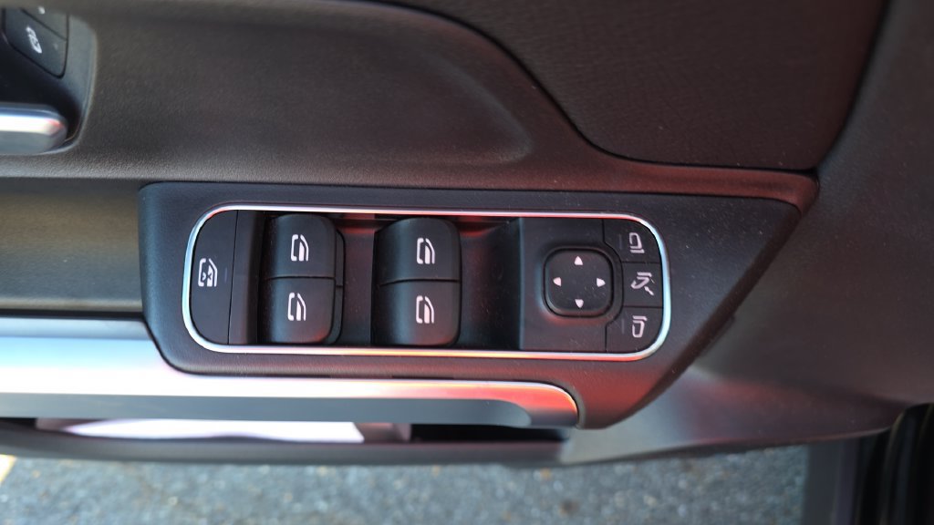 Certified 2025 Mercedes-Benz GLB 250 4MATIC image 12