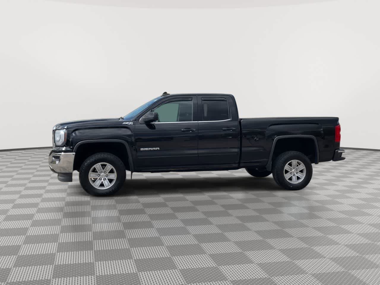 Used 2016 GMC Sierra 1500 SLE w/ Suspension Package, Off-Road AWD/4WD image 5