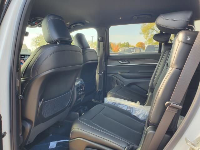 New 2025 Jeep Grand Cherokee L Limited image 25