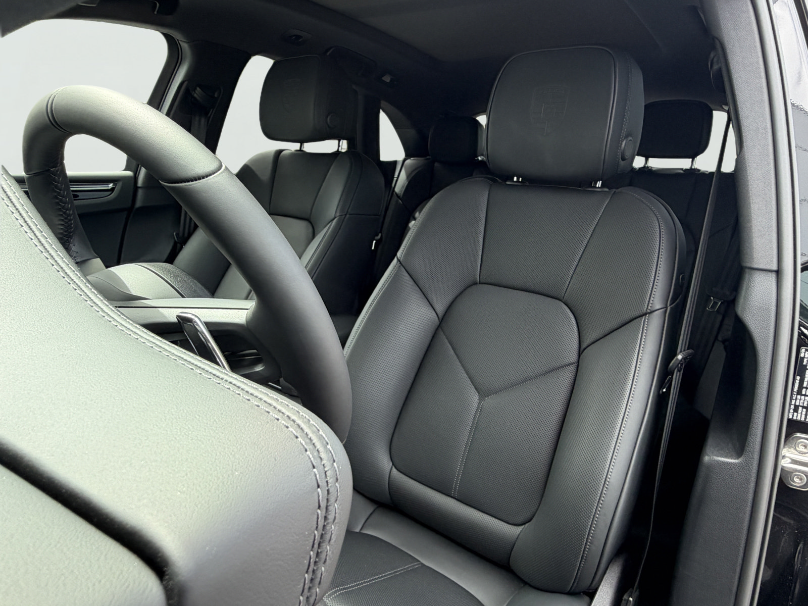 New 2026 Porsche Macan AWD/4WD image 5