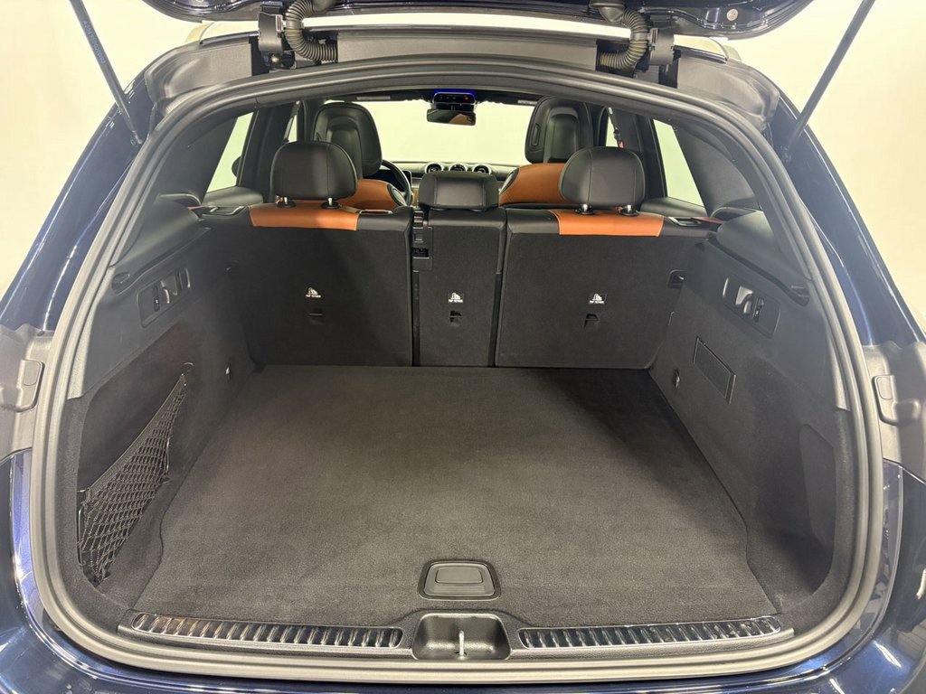 Used 2024 Mercedes-Benz GLC 43 AMG 4MATIC image 32